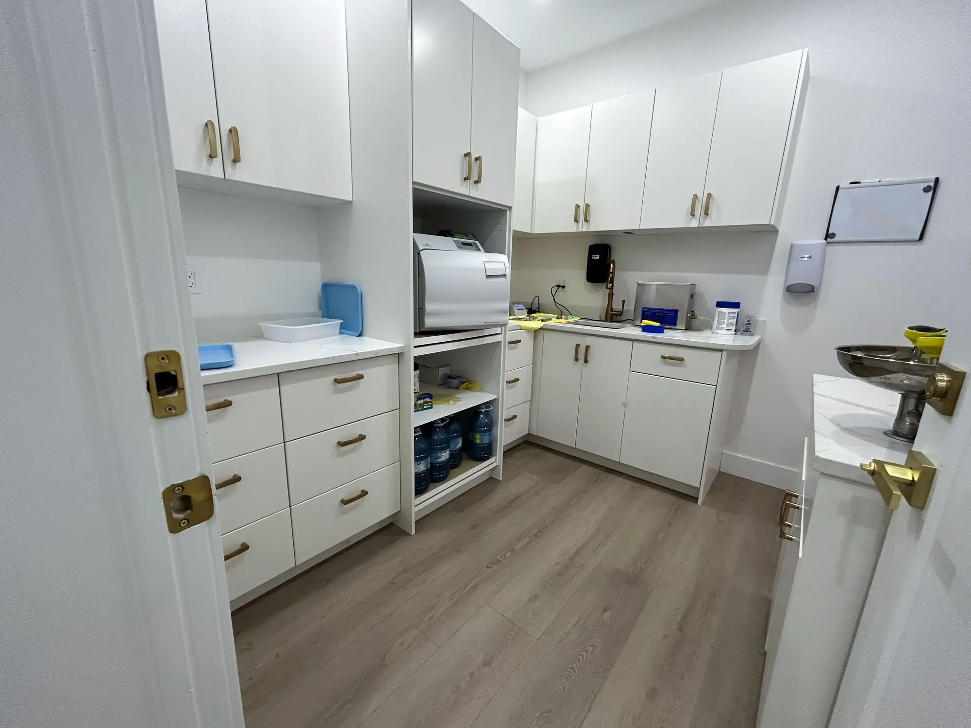 1485 Erie St, Eye Wash Station Room